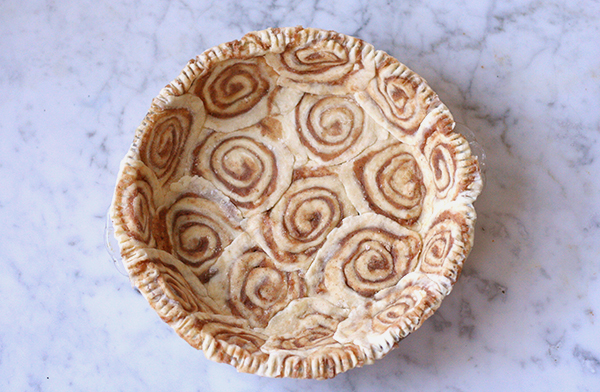 Cinnamon roll pie crust