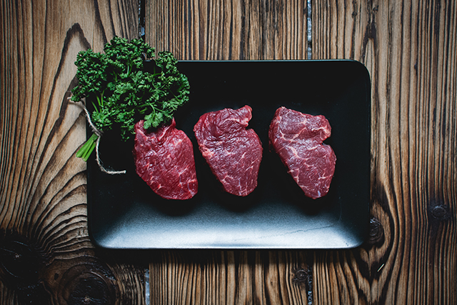 foodiesfeed.com_raw-beef-steaks